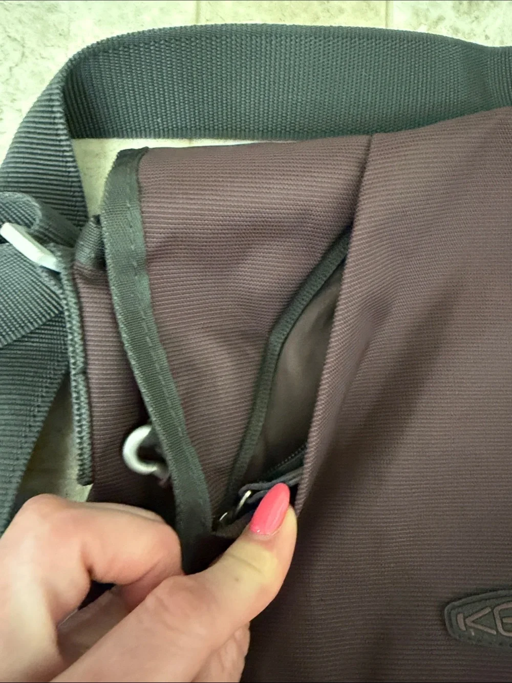 Keen crossbody messenger